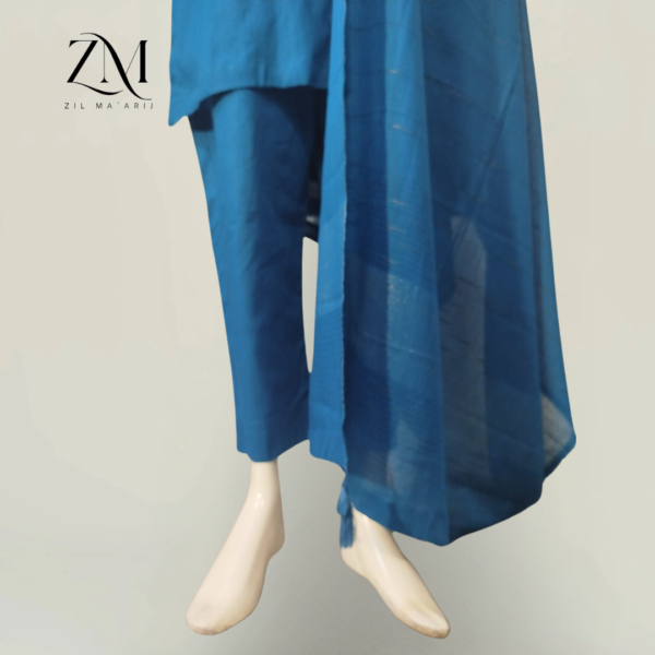 Stitched Bana Dori Lawn 3-Piece in Zinc – Zari Lining Dupatta & Elegant Lace Details - Image 5