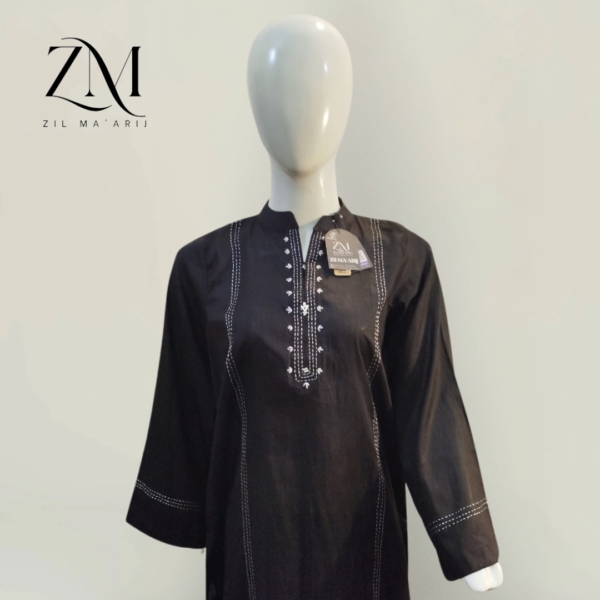 Black Embroidered Lawn 2-Piece Suit - Image 2