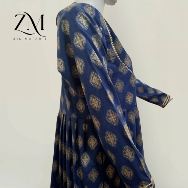 Blue Jacquard 2-Piece with Stunning Golden Design - Image 6