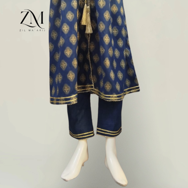 Blue Jacquard 2-Piece with Stunning Golden Design - Image 7