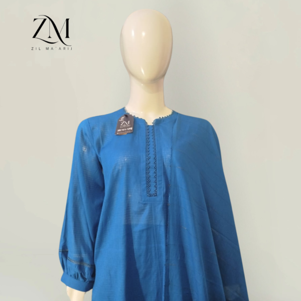 Stitched Bana Dori Lawn 3-Piece in Zinc – Zari Lining Dupatta & Elegant Lace Details - Image 2